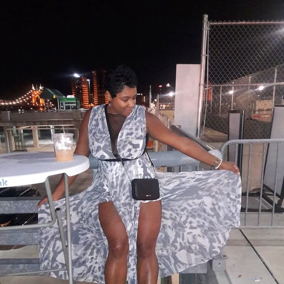 Meet your Posher, Monica - Picture 1 of 1